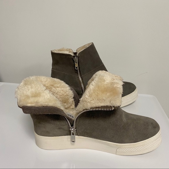 steve madden winnie sneaker bootie camo